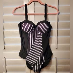Women's bathing suit